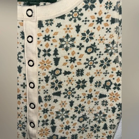 American Eagle Waffle Long-Sleeve Relaxed Fit Holiday Onesie - Picture 5 of 6